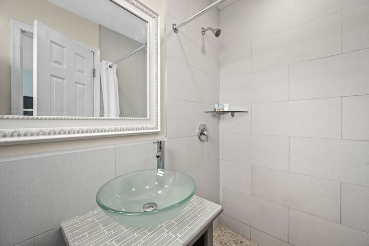 Room 15 of 46