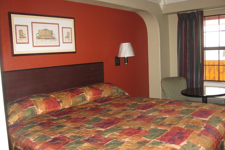 Room 9 of 15