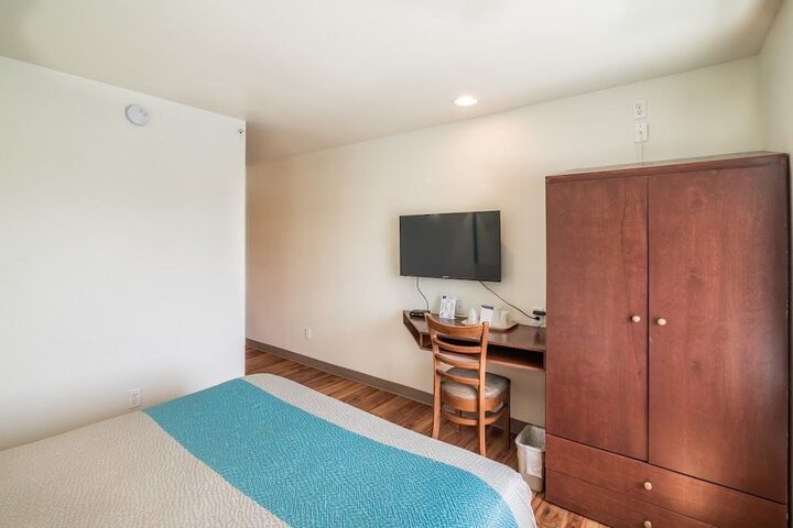 Room 33 of 38
