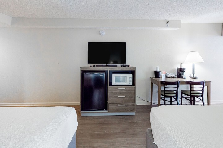 Room 34 of 93