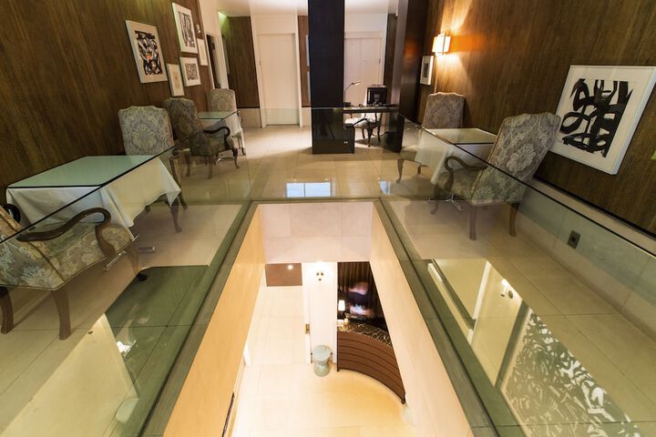 Business Center 43 of 45