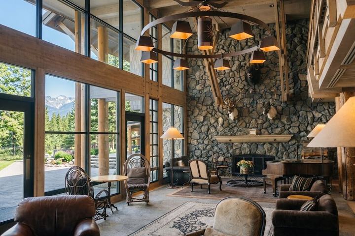 Sun Mountain Lodge