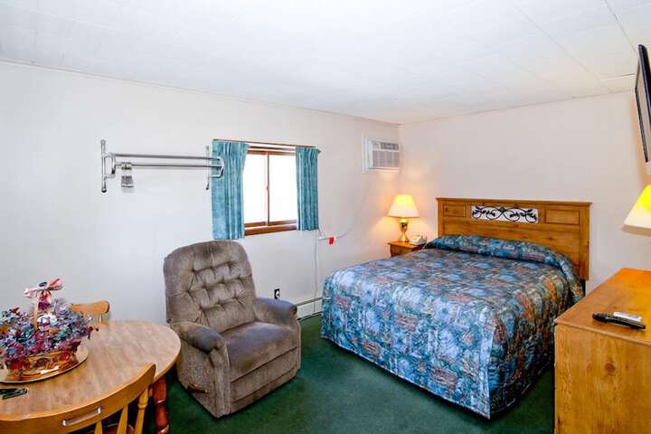 Room 33 of 68