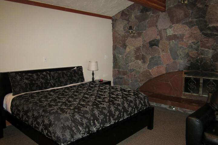 Room 14 of 37