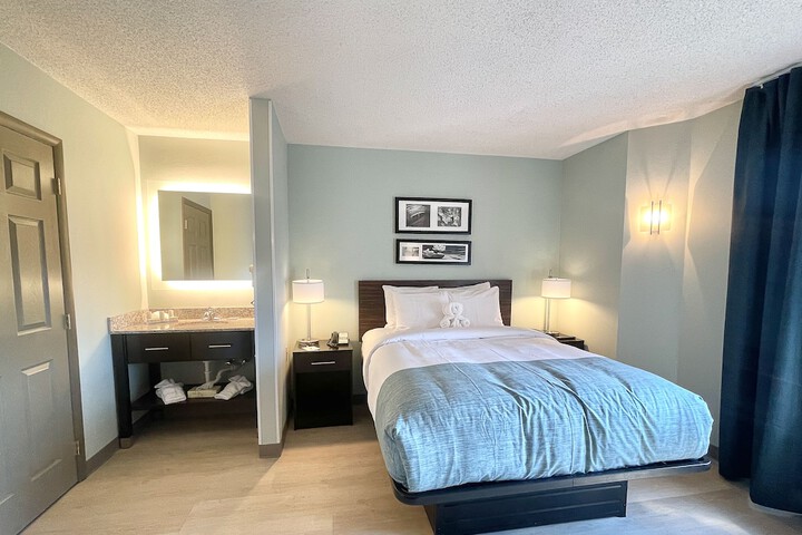 Room 33 of 58