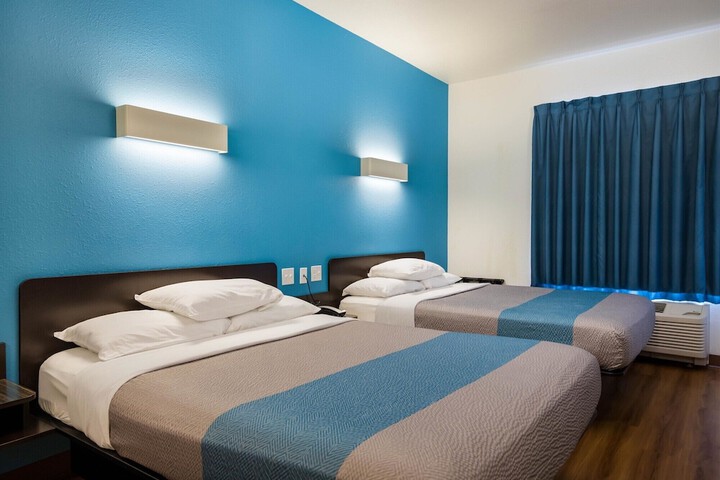 Motel 6 Poplar Bluff MO