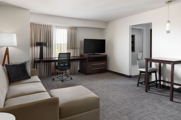 Room 32 of 47