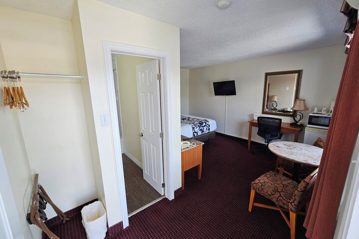 Room 37 of 38