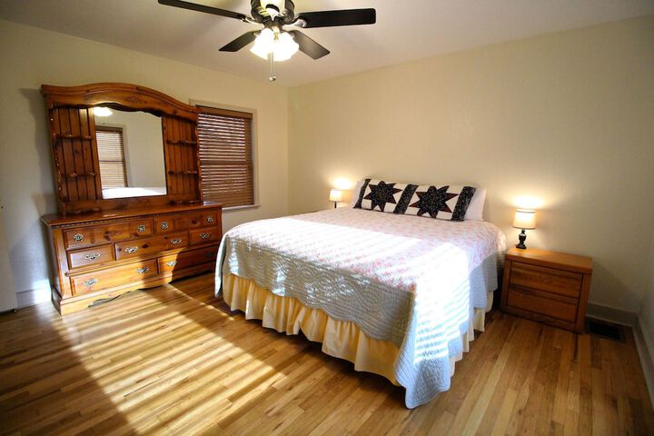 Peach Tree Inn & Suites