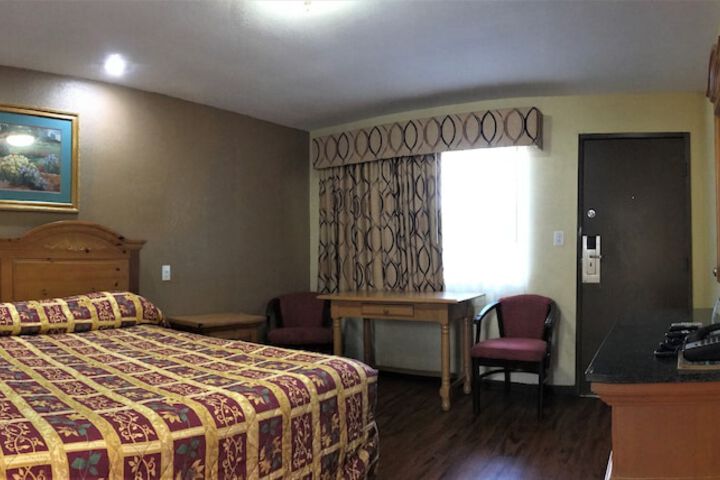 Room 18 of 37