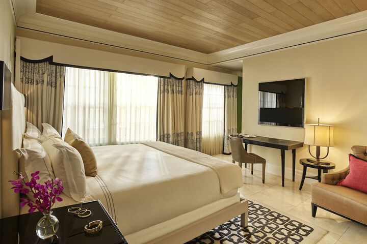 Room 85 of 153