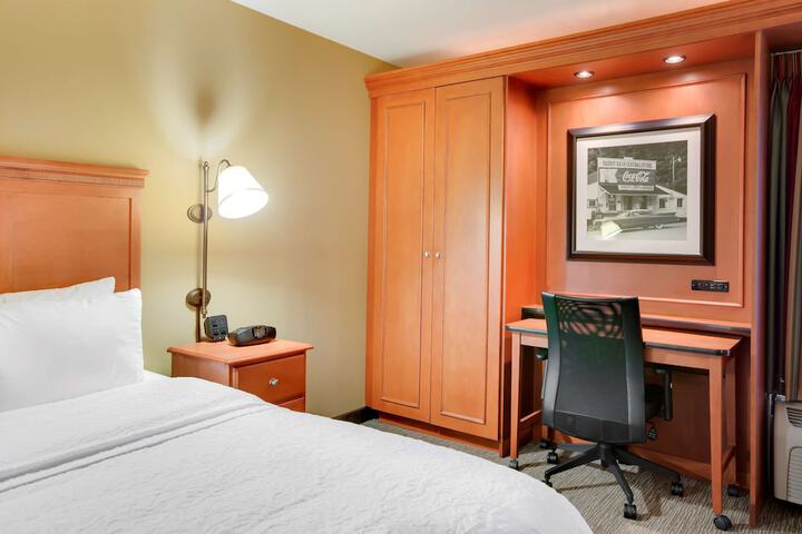 Room 35 of 46
