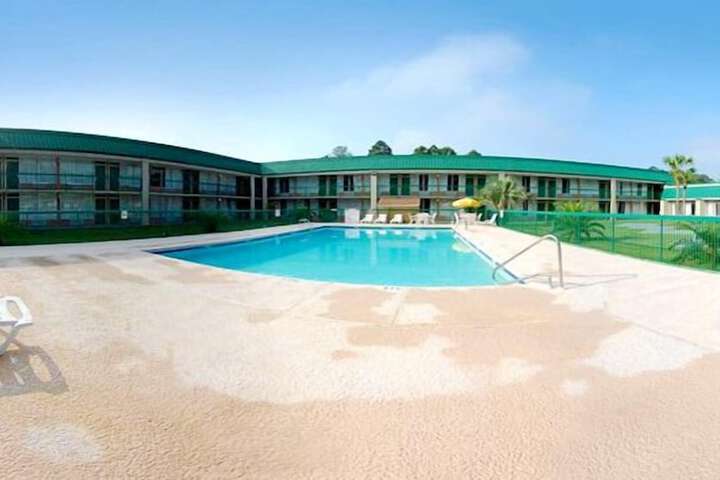 Pool 4 of 53