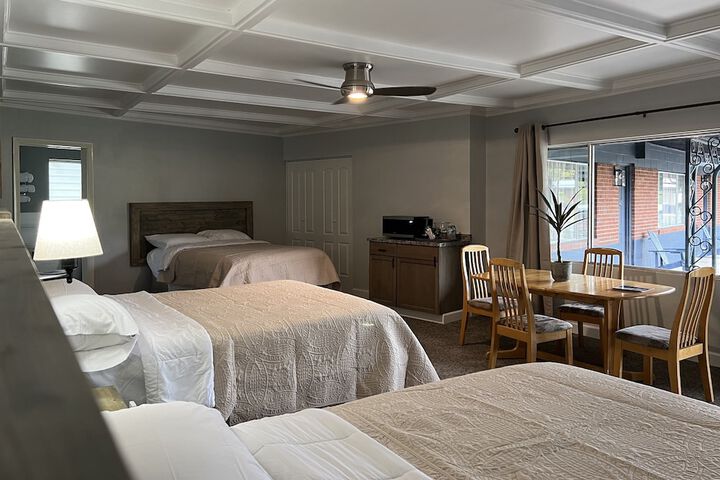 Room 40 of 82