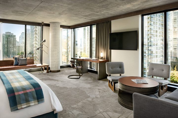 Room 46 of 102