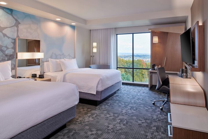 Courtyard by Marriott Petoskey at Victories Square