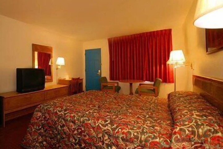 Room 16 of 31