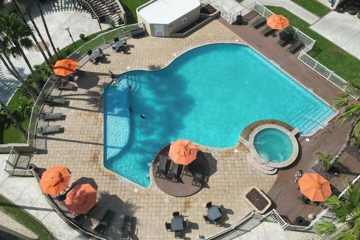 Pool 32 of 125