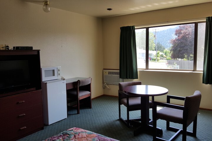 Room 17 of 34