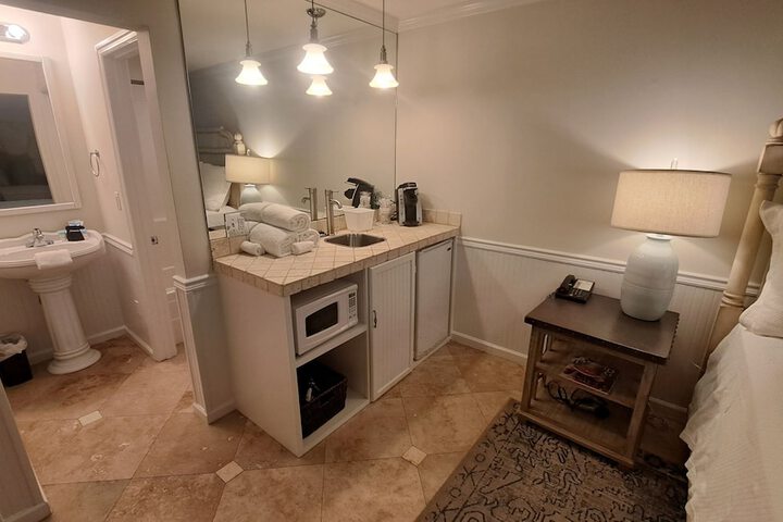 Room 117 of 159