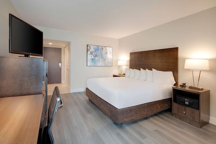 Room 21 of 34