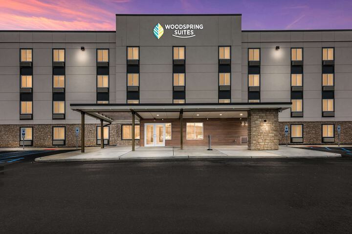 WoodSpring Suites Linden