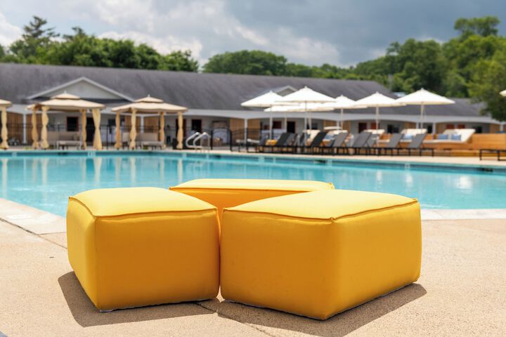 Driftaway Hotel and Pool