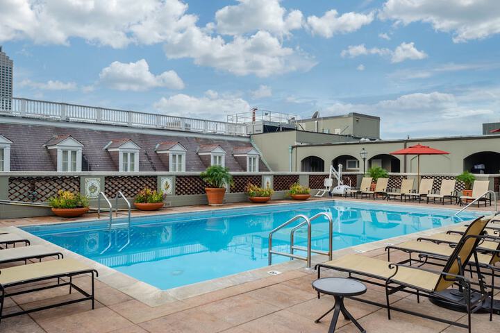 Pool 10 of 200