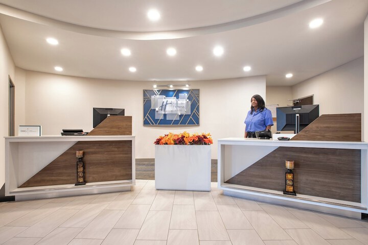 HOLIDAY INN EXPRESS & SUITES ZANESVILLE NORTH by IHG