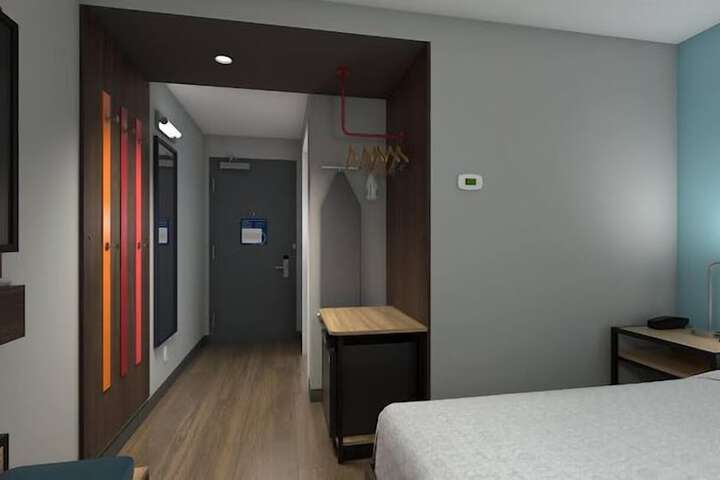 Room 27 of 48