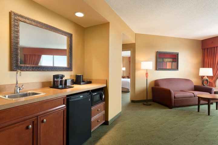 Embassy Suites by Hilton E Peoria Riverfront Conf Center