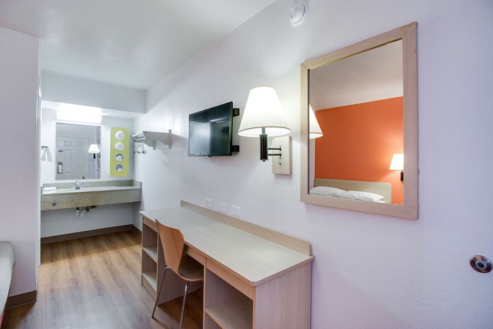 Room 26 of 28