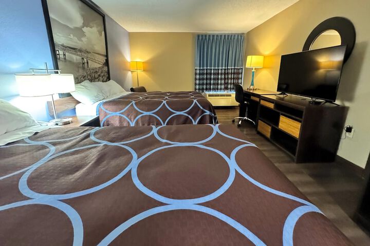 Super 8 by Wyndham Booneville