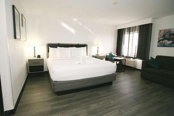 Room 53 of 78