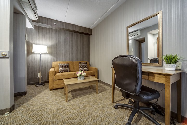 Room 37 of 61