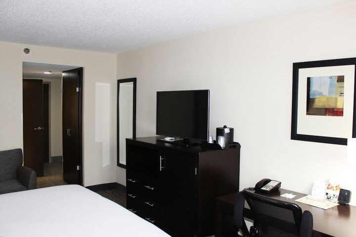 Room 25 of 39