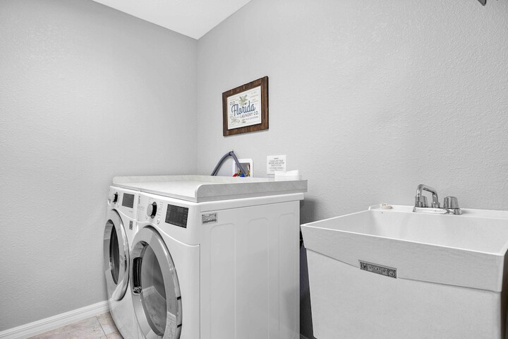 Englewood Vacation Rental w / Private Heated Pool!