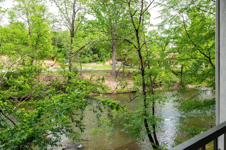 Twin Mountain Inn & Suites
