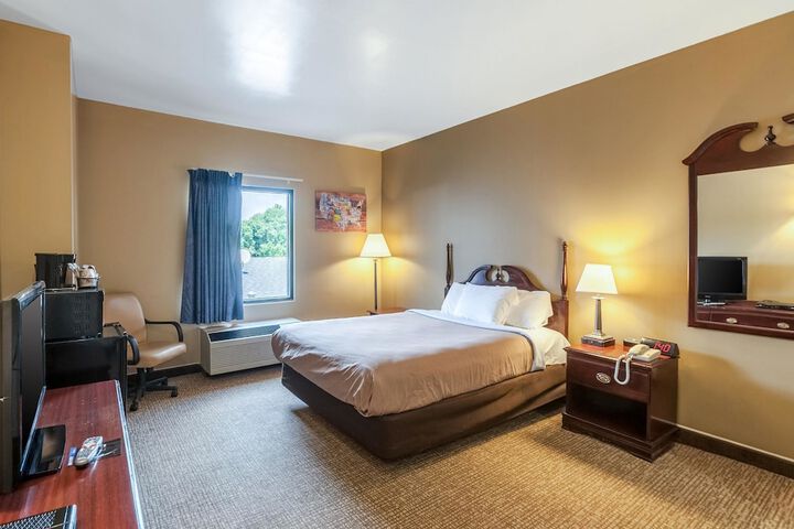 Room 13 of 30