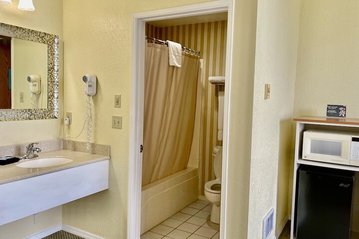 Room 19 of 63