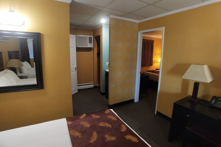 Room 35 of 48