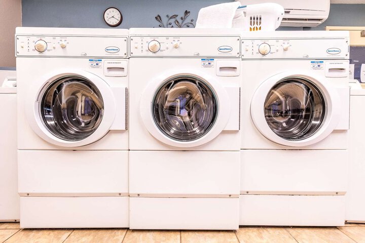 Laundry 24 of 27