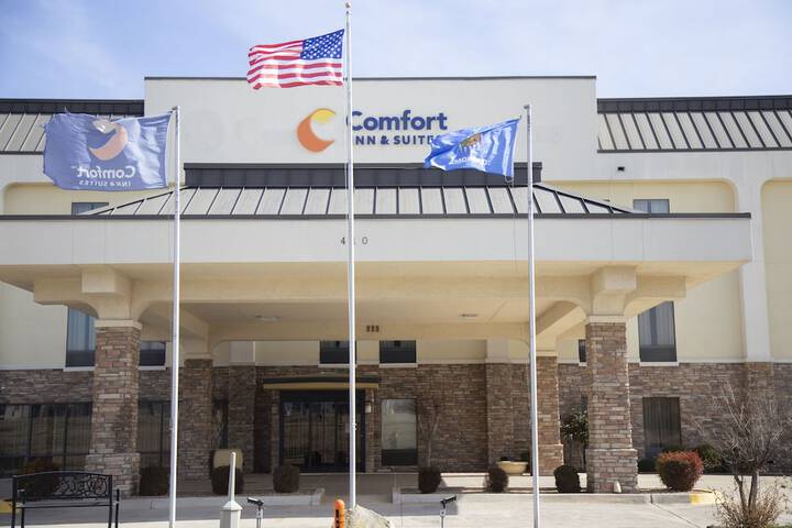 Ardmore Inn & Suites