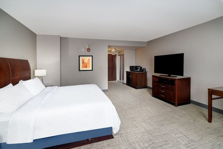Room 13 of 32