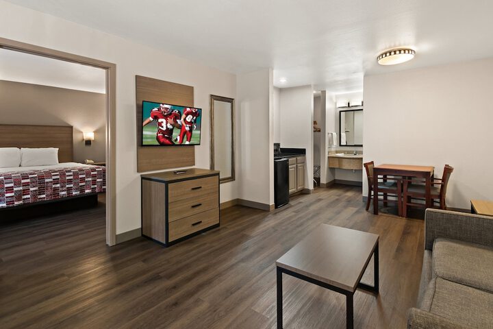 Room 35 of 48