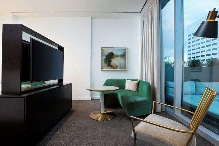 The Laura Hotel Houston Downtown, Autograph Collection