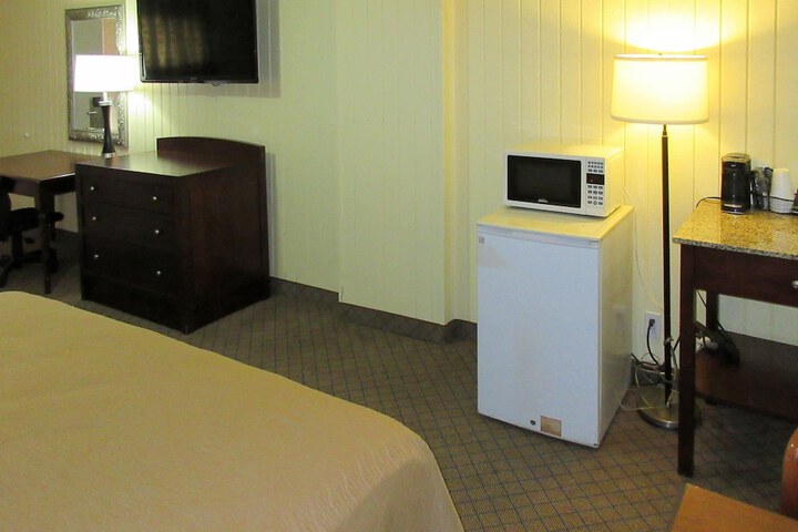 Room 11 of 40