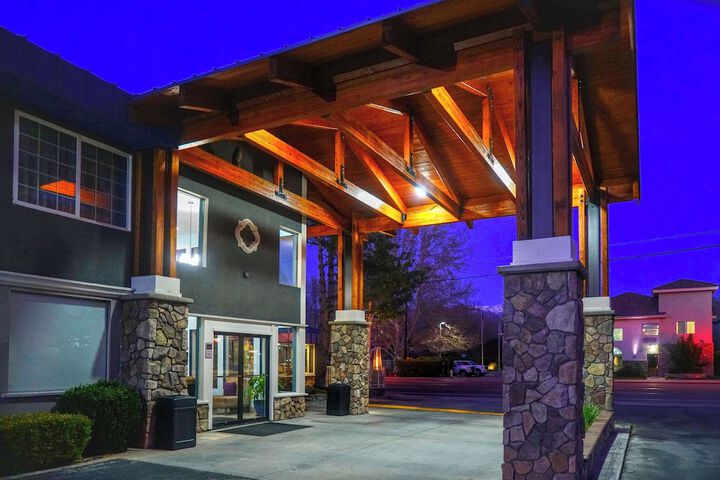 Hotel 6 of 61
