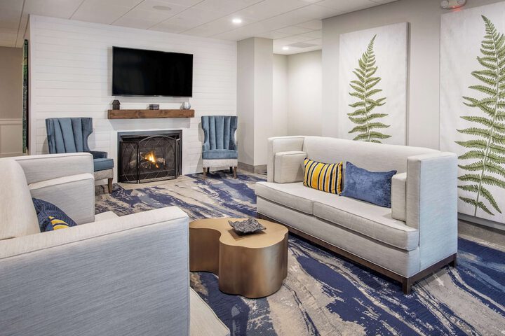 Doubletree by Hilton Monroe Township Cranbury