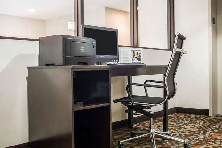 Business Center 34 of 35